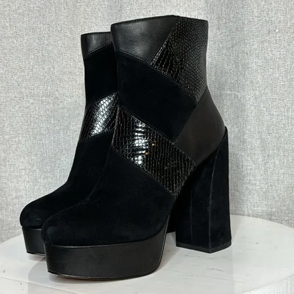 VINCE CAMUTO GILISAMA BLACK SUEDE PATCHWORK BLOCK HEEL PLATFORM ANKLE BOOTS NWOT