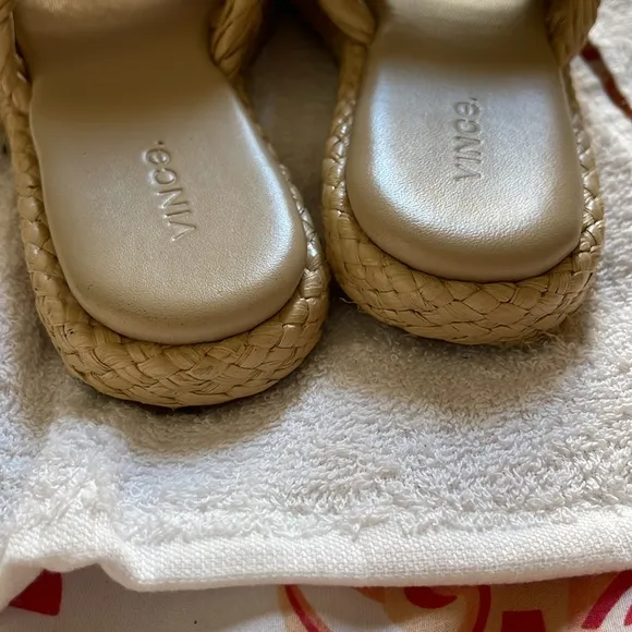 Vince rumi raffia sandals size 7