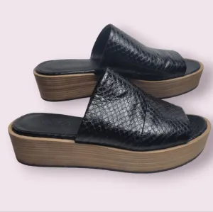 Vince Saskia Snake Print Slide Platform‎ Sandals Black Size 6.5