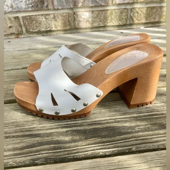 Vintage 1998 White &amp; Brown The Leather Collection High Heeled Sandals