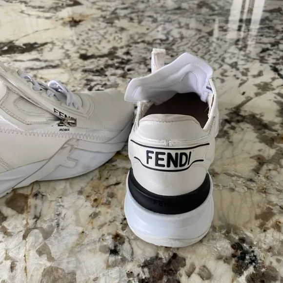 Woman’s Fendi sneaker 6.5