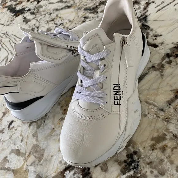 Woman’s Fendi sneaker 6.5
