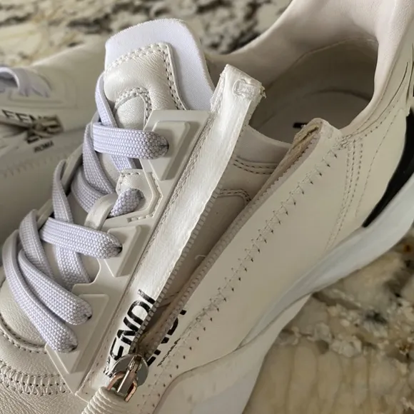 Woman’s Fendi sneaker 6.5