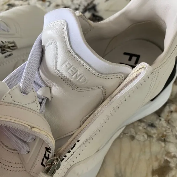 Woman’s Fendi sneaker 6.5