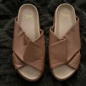 Women's Brown Slide Sandals