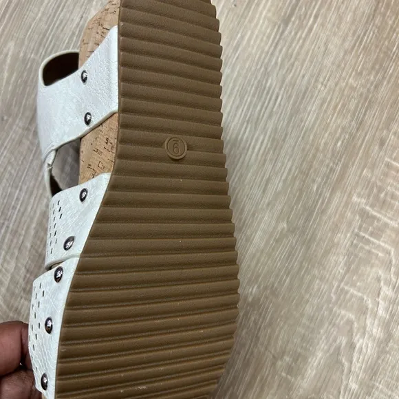 Women's off White Wedge Sandals