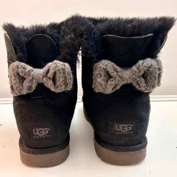 WOMEN’S UGG MINI BLACK BAILEY KNIT BOW BOOTS SZ 9