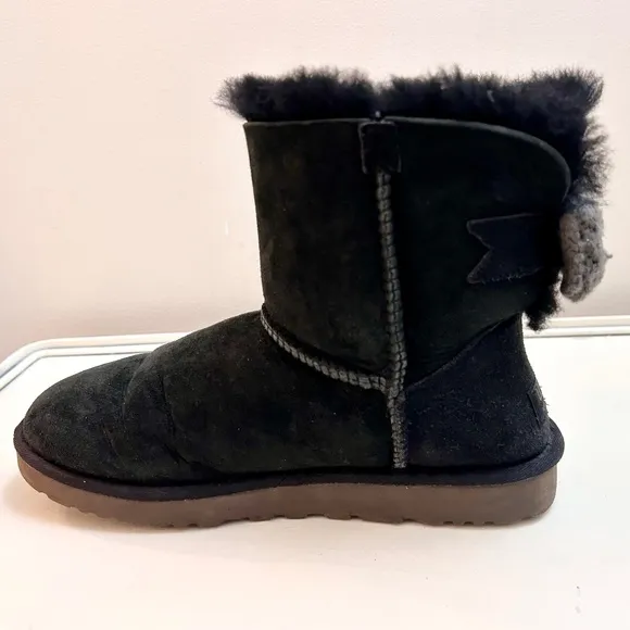 WOMEN’S UGG MINI BLACK BAILEY KNIT BOW BOOTS SZ 9