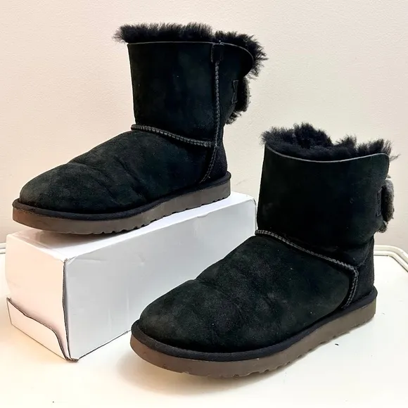 WOMEN’S UGG MINI BLACK BAILEY KNIT BOW BOOTS SZ 9