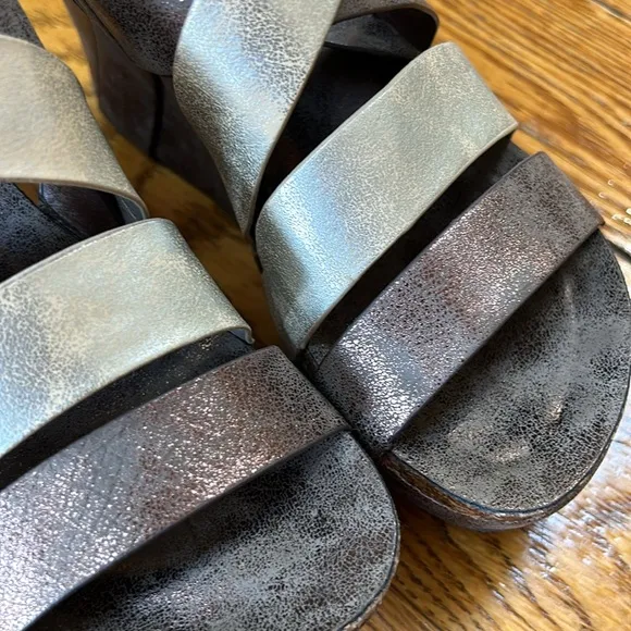 Y2K style Pierre Dumas platform wedge sandals. Cork soles. Size 6. Silver/bronze