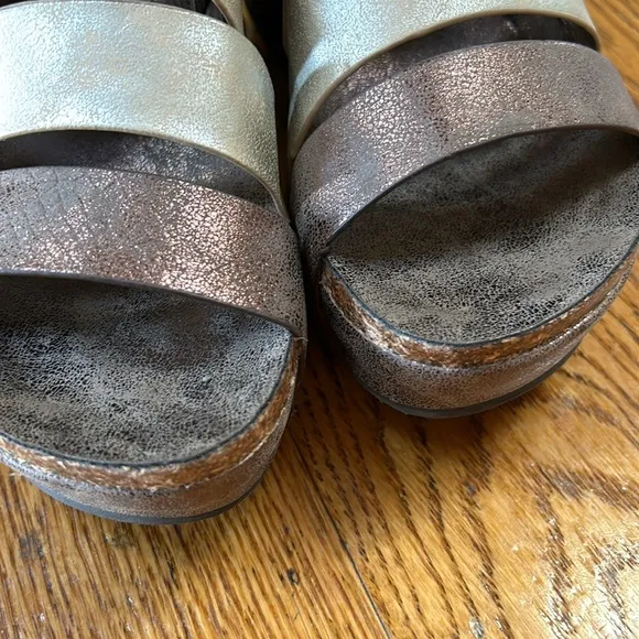 Y2K style Pierre Dumas platform wedge sandals. Cork soles. Size 6. Silver/bronze