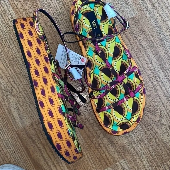 Zara NWT multicolor printed sandals